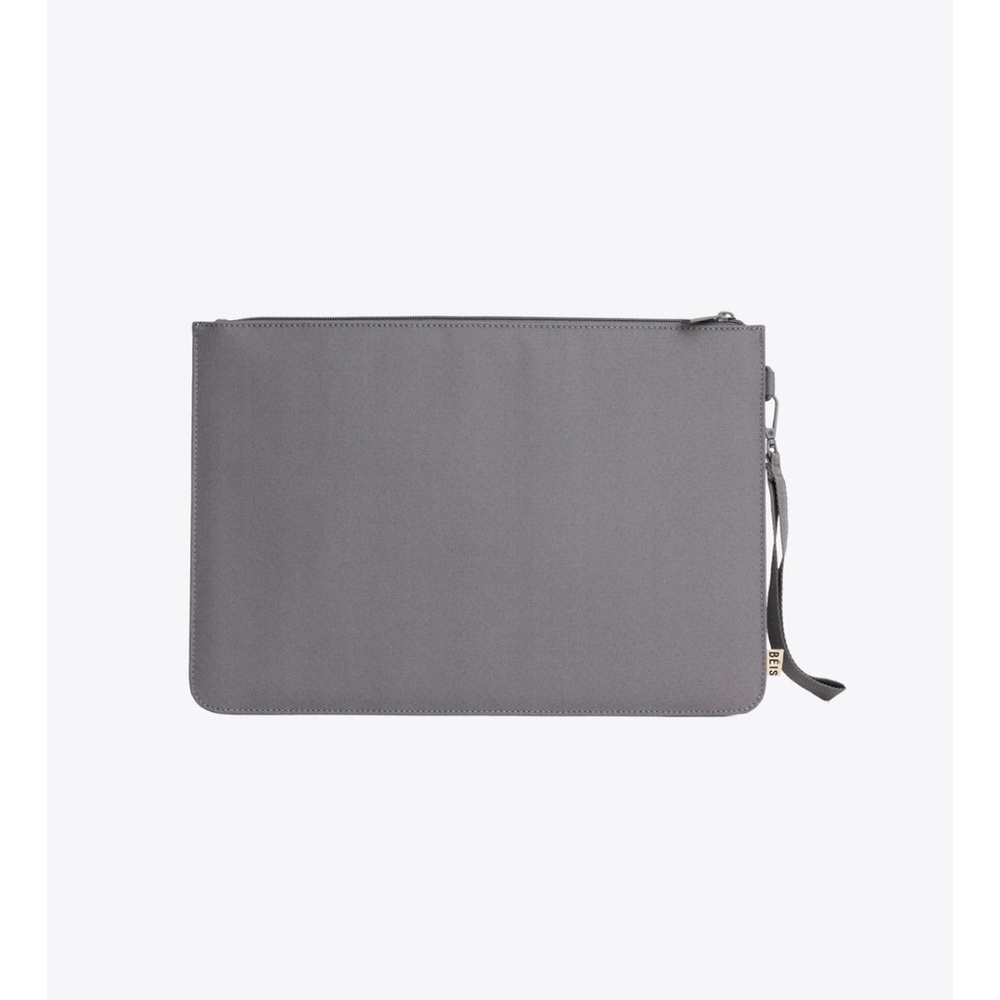 NWT Beis Laptop Pouch